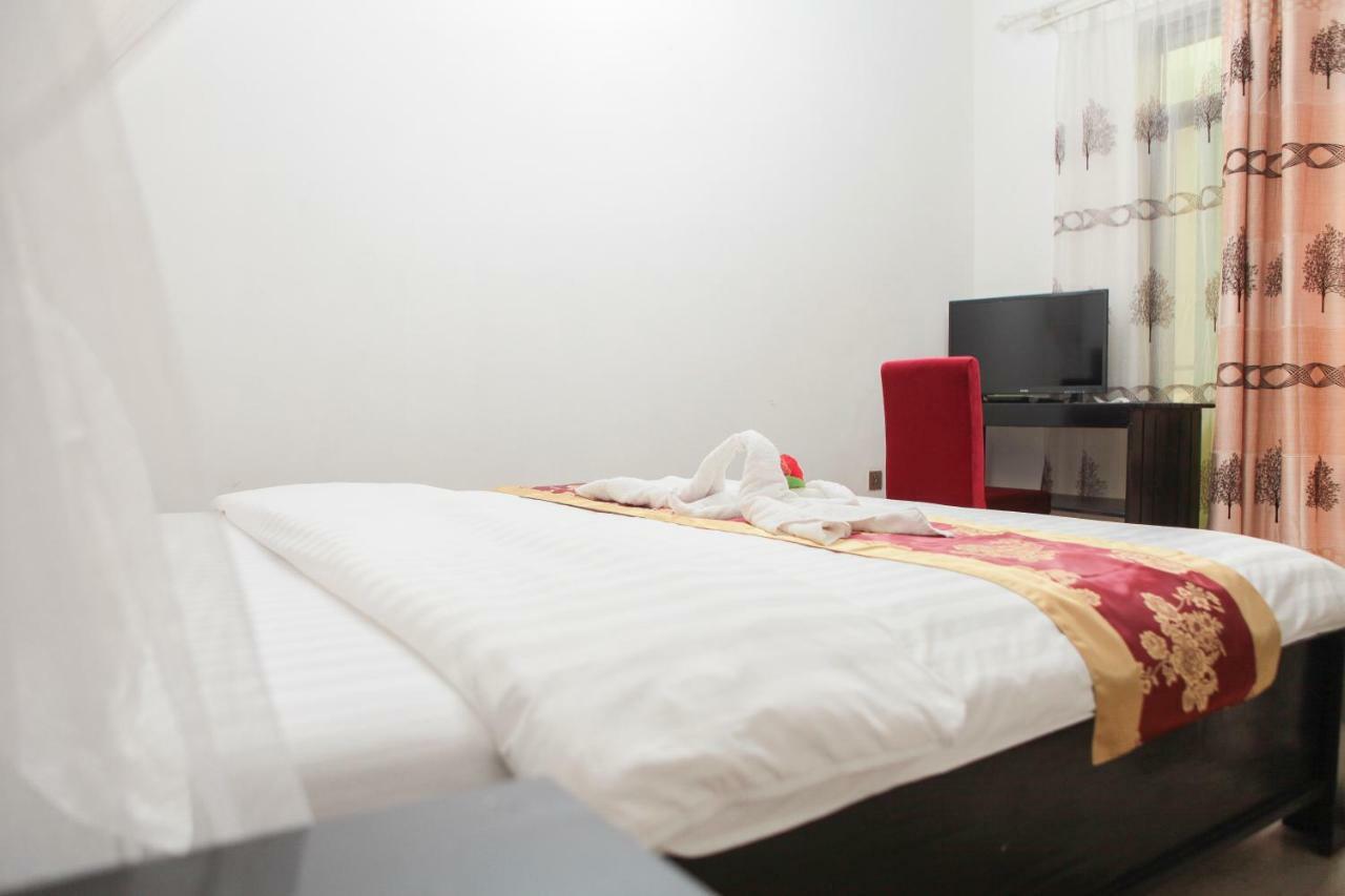 Hotel Kangaroo 부줌부라 외부 사진