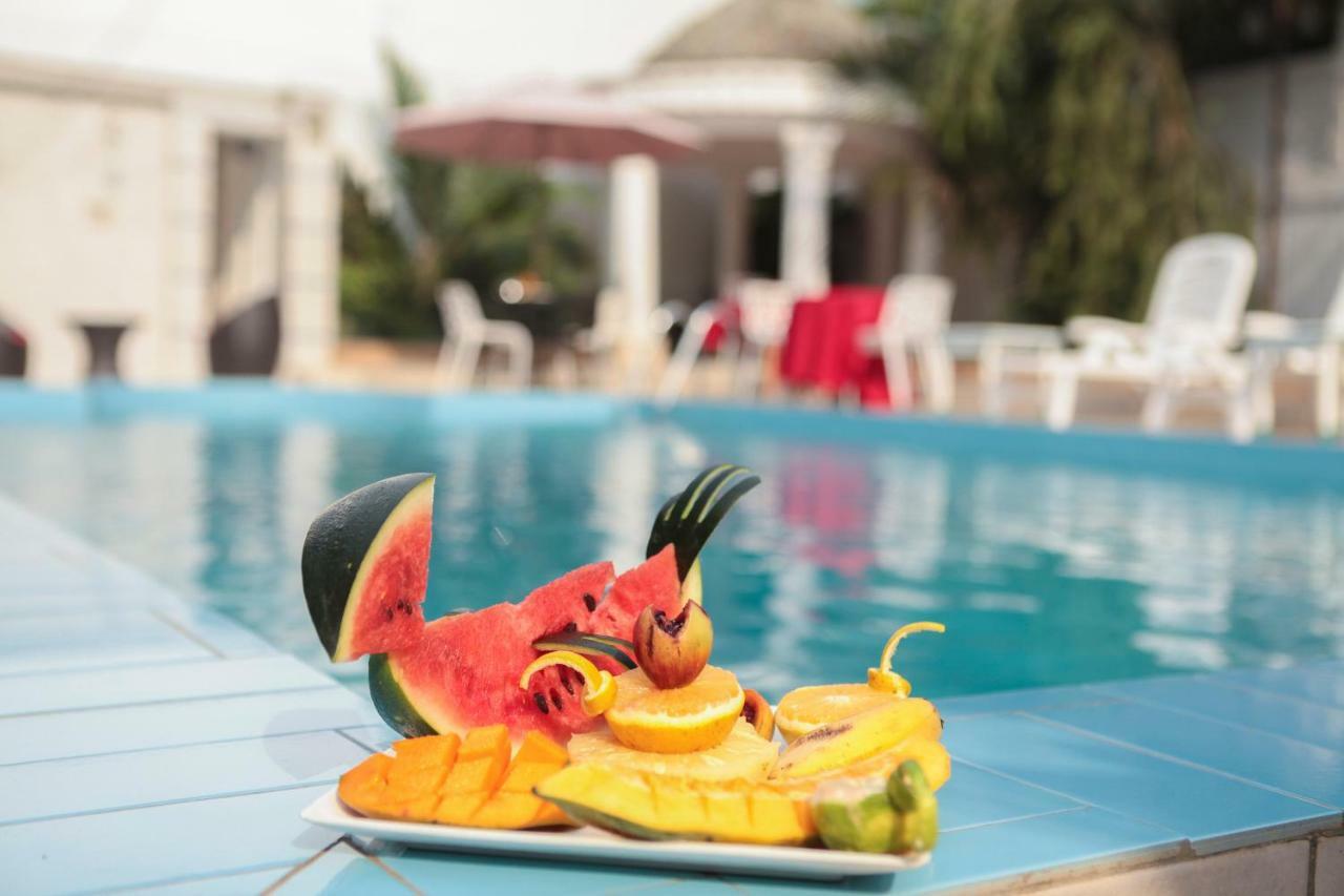 Hotel Kangaroo 부줌부라 외부 사진