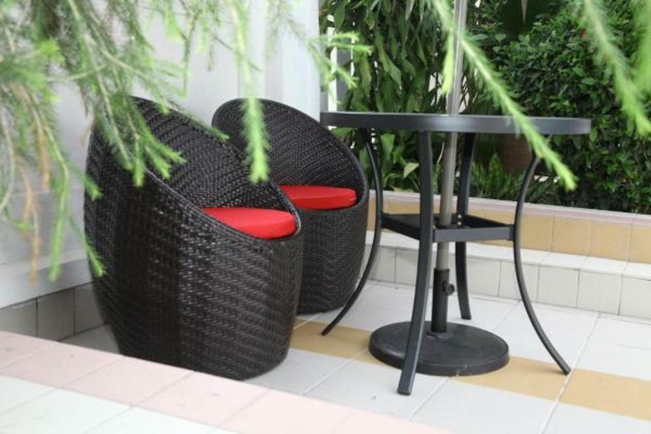 Hotel Kangaroo 부줌부라 외부 사진